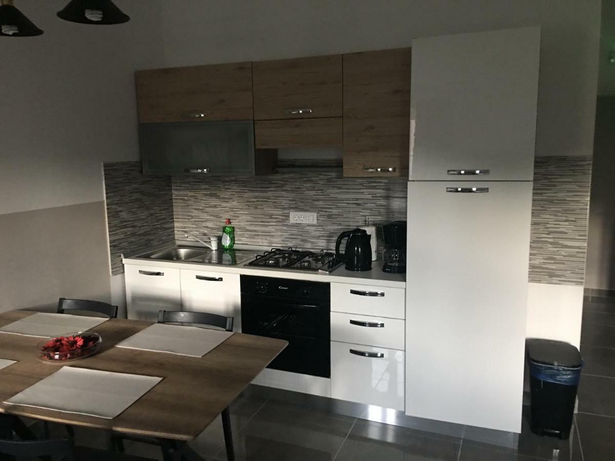 Studio Apartman Dado Apartment Bale Exterior photo